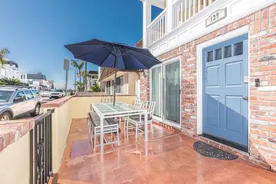 Image de Nouvelle liste! Sunny Family Beach Vacation Home avec Ac! - Unité en bas
