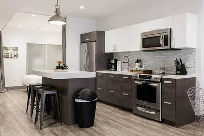 Image de Exposed Brick Loft-Style Space | Private Balcony!