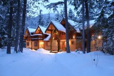 Image de Drumkeeran House - Magnifique Lakefront et Mountain Log Lodge - Luxe 5 étoiles