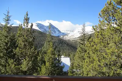 Image de Une vue imprenable sur les montagnes Rocheuses et le pic Quandary