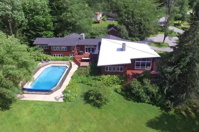 Image de Spacieux Mt Mansfield View Home avec salle de sport et bain Ă remous - Parfait pour les vacances en famille