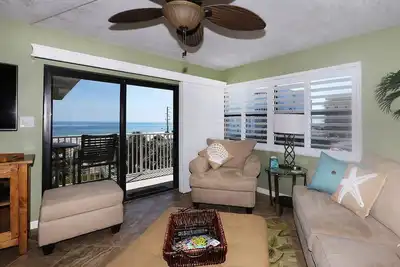 Image de Brand New Beautifully Remodeled (Unit # 402) - Directement sur la plage