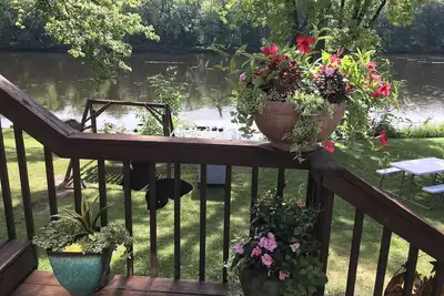 Image de Natures Paradise sur la rivière Flambeau, belle maison et cadre paisible