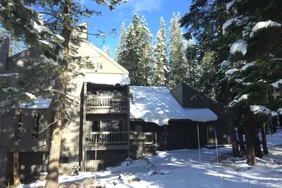 Image de Modern Luxury à son meilleur dans Tahoe Donner