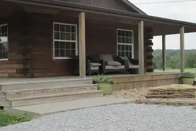 Image de Au calme, Log Cabin Location, Spa privatif, sur Southern Illinois Route des Vins