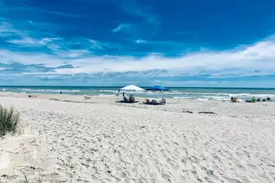 Image de Paradise Beach House # 2 Direct Oceanfront Condo. (Ocean Au Niveau Du Sol Floor)