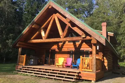 Image de Loons Nest - Chalet confortable et isolé de 4 chambres en rondins au cœur de la nature sauvage!