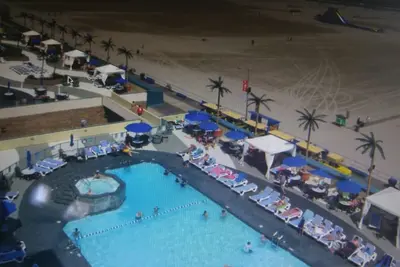 Image de Venez profiter de notre Ocean Front et de la promenade avant Appartement.