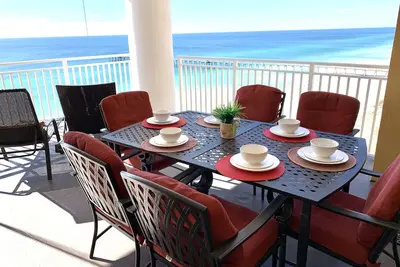 Image de Immense unité de coin 3br / 3ba avec 2 grandes suites Master face à l'océan