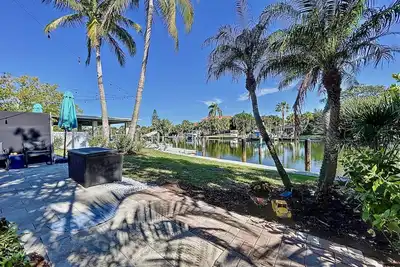 Image de Magnifique condo sur le canal! Voir les lamantins dès votre porte!