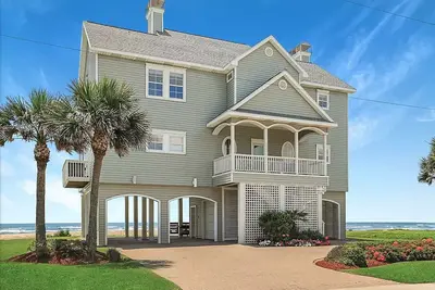 Image de Oceanfront - Beautiful Beach House - Unique en son genre - 17 personnes - Plage privée