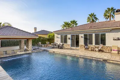 Image de Atlantis of the Desert - 3 Bed + Den 2 Bath - Resort Style Pool / w Swim-Up Bar! !