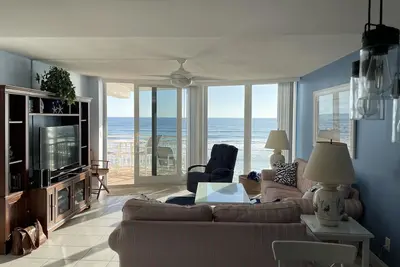Image de Incroyable, vue directe sur l'océan et accès à la plage!