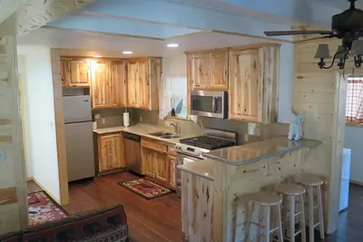Profitez de l'automne et de l'hiver dans ce chalet récemment rénové!