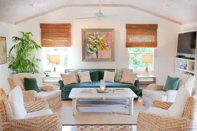 Image de Touchstone's House sur la plage - Tropical 1 Acre propriété.