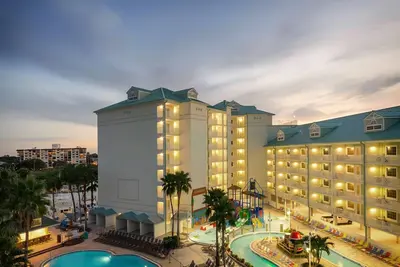 Image de Nouveau Beautiful Waterfront 2 Balcon End Unit Beach Condo + 4 Free Water Park Pass