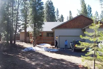 Image de Luxe et confort Meilleur tarif 4 lits Offre spéciale d'automne Réservez 2 nuits et obtenez 2 de plus gratuitement - 289 $ / n