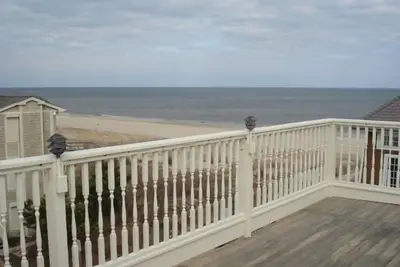 Image de Vues sur l'océan et la plage à 3 niveaux! Vous devez voir les photos!