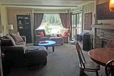 Image de Condo Ultimate Mammoth, Summit Grand Bldg, Walk to Eagle, Dog Friendly