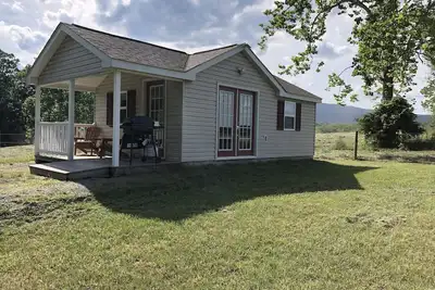 Image de Rivergreen Cottage- \"Off The Grid\" -Walk To River! !
