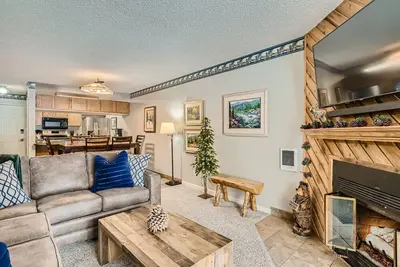 Image de Magnifique condo skis aux pieds avec wifi gratuit!