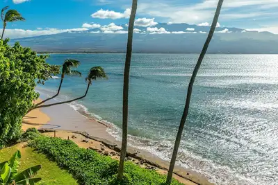 Image de Kanai A Nalu unité 318 Oceanfront, vue sur l'océan! Maison calme écouter les sons de la mer.