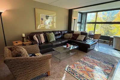 Image de Condo Ski In / Ski Out Slopeside - 9 personnes - Récemment rénové! !