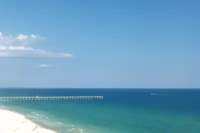 Image de \"Découvrez cette vue\" Beachy 1br / 1Bath Condo! Marchez jusqu'à Pier Park