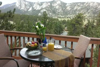 Image de Chalet 2 Bdrm Black Canyon - Emplacement parfait, vues incroyables!