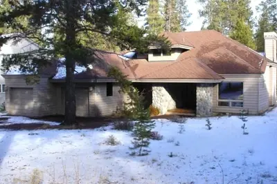 Image de Très bien situé, 10 passes Sharc, vélos, bain à remous et plus!