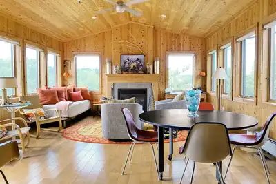 Image de Designers propre toute l'année Hudson Valley Getaway Cottage