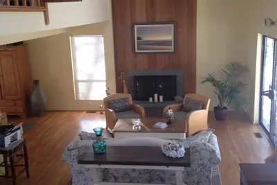 Image de Contemporain East Hampton Beach House - Raisonnable