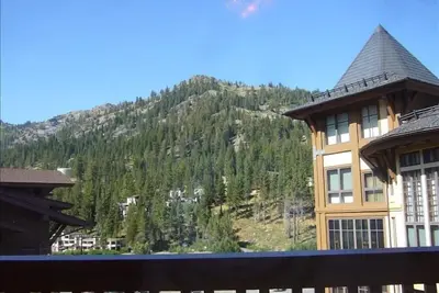 Image de Le village Ă Squaw Valley, 2 chambres, 2 salles de bain, Condo Ă louer