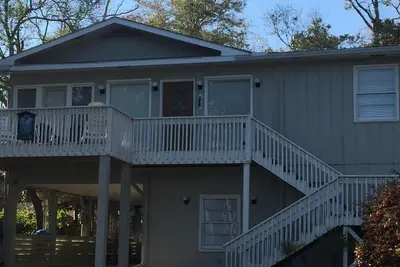 Image de 397 étapes pour la plage; Calme, maison privée résidentielle acceptant les animaux domestiques