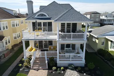 Image de Gold Coast (2nd Floor-5 Br's) Beachblock w / Ocean Views - Ascenseur et balises de plage