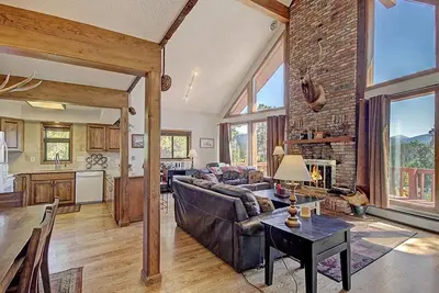 Image de Tarifs abordables, belle maison, vue sur la montagne et 1. 1 Miles à ski