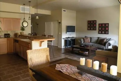 Image de Downtown CdA Condo ~ Propre Confortable Pratique