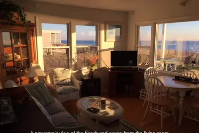 Image de 2 $. RÉNOVATION De 5 Millon TERMINÉE Mai 2019 - Condo Oceanfront Pour Les Chiens