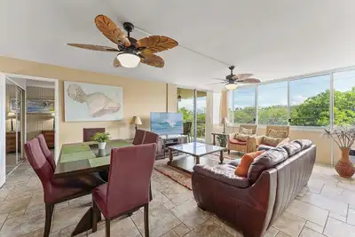 Image de Condo entièrement rénové et équipé à quelques pas des plages incroyables!