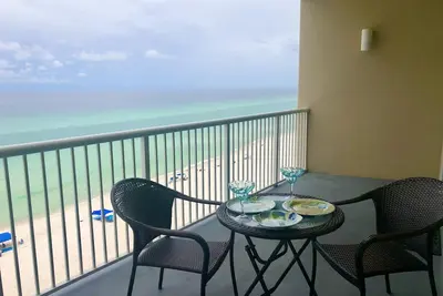 Image de Pour toute la famille. Appartement en bord de mer. Palazzo 3/3.