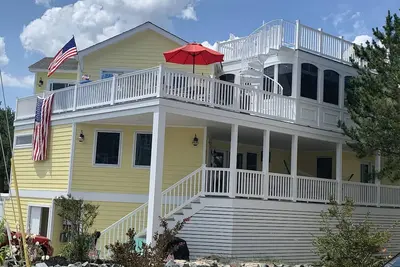 Image de Nouvellement rénové à 50 mètres de la plage. Cuisine moderne + 11 + 4 personnes