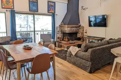 Image de Condo moderne et confortable N. Shore Wifi, Hdtv près de Northstar, lac