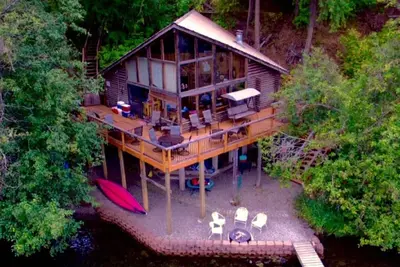 Image de Cabin Lakefront Rustic Connectez magnifique lac Coeur D 'Alene!