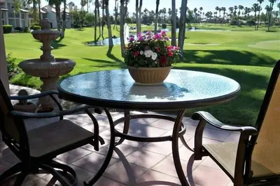 Image de Été 19 Open-Magnifique Condo-Beautiful Lakes-Dancing Fountains-Sparkling Pools!