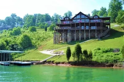 Image de Cedar Creek Lodge Tn - Maison de vacances au bord de l'eau du lac Norris Ă Deerfield Resort