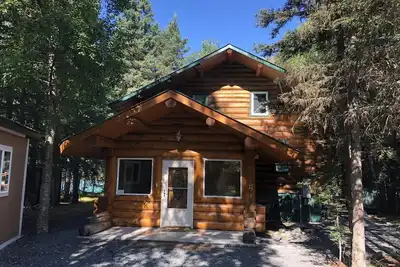 Image de Riverfront Log Home sur la célèbre rivière Kenai