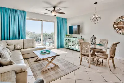 Image de Vues sur le golfe et excellentes piscines au Beach Resort Condo