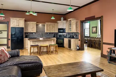 Image de Confort exquis pour la famille et les amis au cœur du centre-ville de Viroqua.