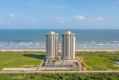 Image de Condo de luxe en bord de mer