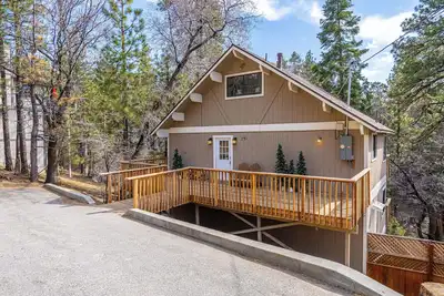 Image de Nouvelle Mise À Jour! Cabine Moonridge chaleureuse, confortable et ouverte, 8 couchages +